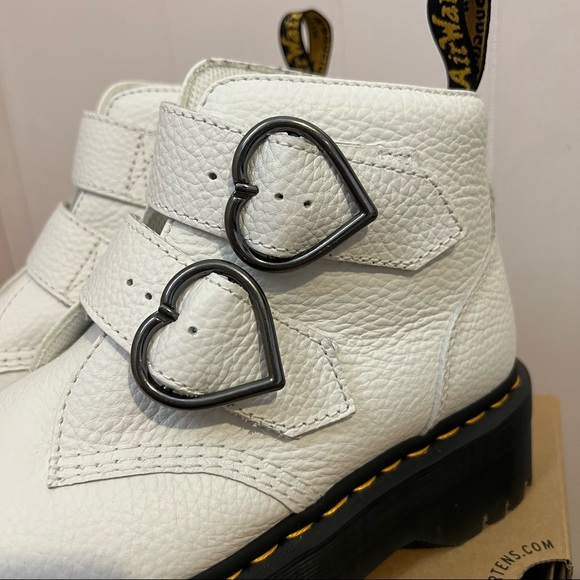 Dr. Martens Devon Heart Boot - Picture 2 of 5